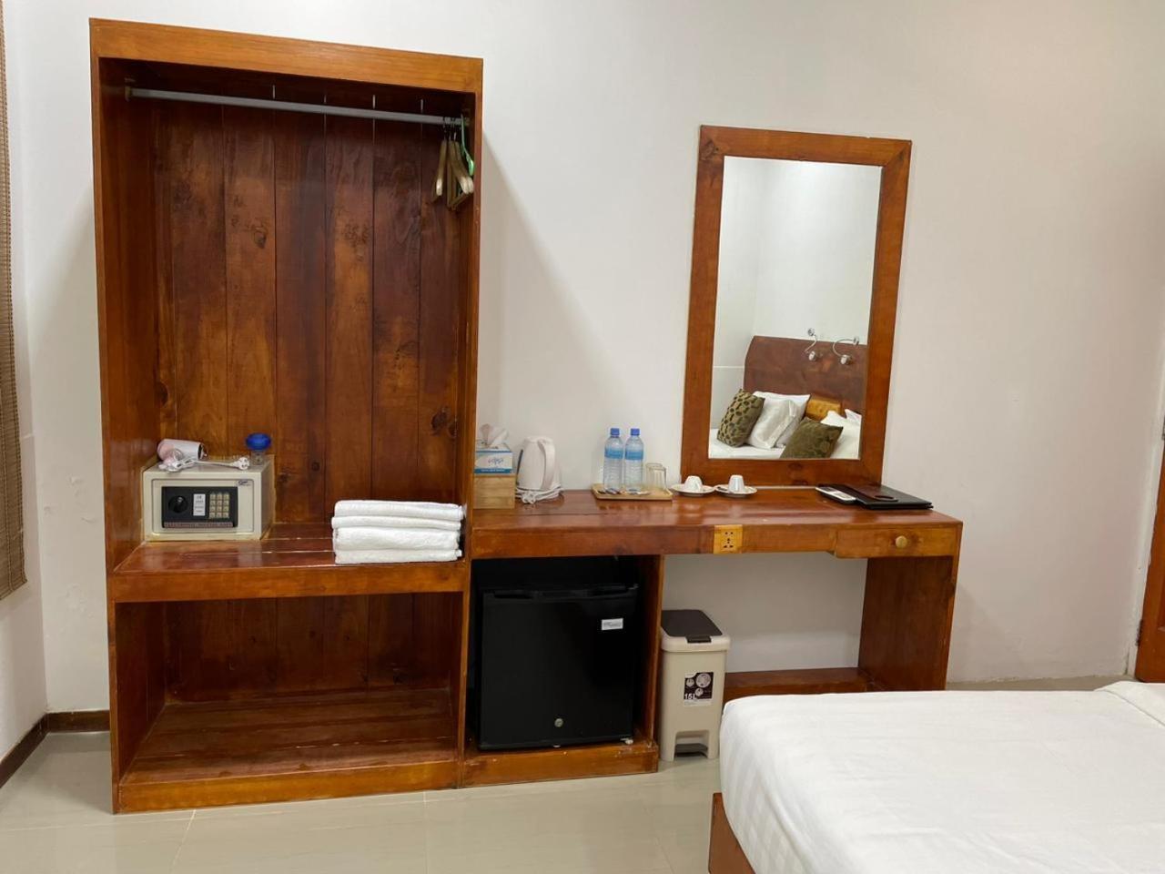 Alaika Maafushi Hotel Exterior photo